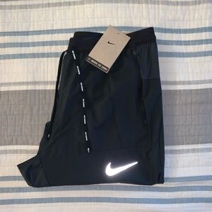 NEW NIKE MEN’S  DRI FIT PHENOM MOVE TO ZERO RUNNING PANTS (FLASH SALE)